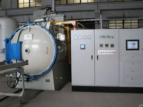 গুণ  1300C Max. Temperature Vacuum Oil Quenching Furnace 380V Adjustable Voltage কারখানা